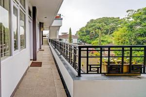 Balkón nebo terasa v ubytování SUPER OYO Collection O 92277 Setra Priangan Guest House