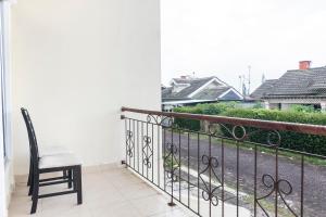 A balcony or terrace at SPOT ON 2950 Grand Suites Palace Syariah