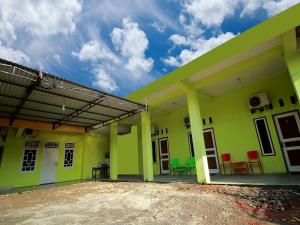 Gallery image of Hotel O Sherren Guest House in Lubuklinggau +44 photos