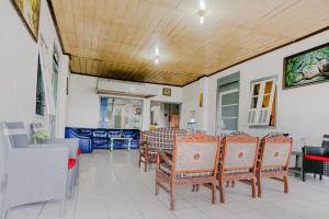 Posezení v ubytování OYO Life 2638 Hotel Raya