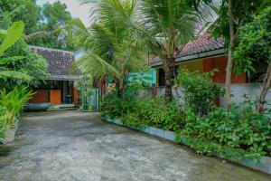 Zahrada ubytování OYO Life 90301 Hidden Village Uluwatu