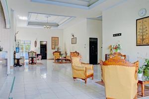 Photo de la galerie de l'établissement Capital O 90417 Hotel Batu Suli Internasional, à Palangka Raya