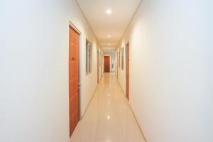 Fotografie z fotogalerie ubytování Super OYO Capital O 614 Graha 8 Syariah v destinaci Surabaja