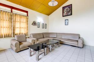 Гостиная зона в Hotel O Asta Guesthouse