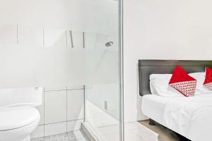 Posteľ alebo postele v izbe v ubytovaní Super OYO 90692 Point Hostel