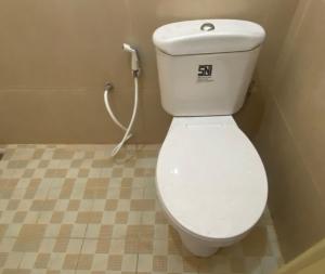 Ένα μπάνιο στο Hotel O Gians Homestay Near SMKN 2 Kuripan +2 φωτογραφίες