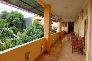 Balkón nebo terasa v ubytování Hotel O Rasya Homestay Near SD Negeri 6 Mataram