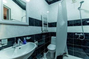 Bagno di HOTEL GUGLUX &WINE CELLAR