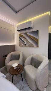 Ruang duduk di Private Studio Smart Entry Hotel System