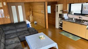 Kjøkken eller kjøkkenkrok på 温泉付き貸切別荘琵琶湖徒歩圏内With hot spring グループファミリーok 大人数でご利用だとお得連泊がお得BBQ可能自転車無料利用可自带温泉独栋小别墅