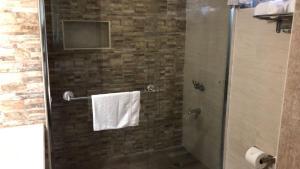 Ein Badezimmer in der Unterkunft Starlight Chalet & Health Spa