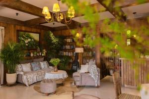 Posezení v ubytování KỲ VIÊN Home & Cafe