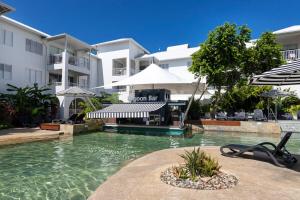 Πισίνα στο ή κοντά στο Poolview Dual-key studio & BR 66 at Portsea