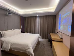 TV o dispositivi per l'intrattenimento presso Lavande Hotel Shenzhen International Convention and Exhibition Center Fuhai West Subway Station