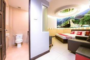 Bangsean Hotel的一间浴室