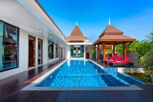 Hồ bơi trong/gần Narintara Private Pool Villas - FREE Tuk-Tuk Service to the Beach!