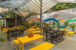 Restaurace v ubytování The Hosteller Lonavala, City Centre