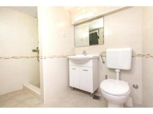 Ein Badezimmer in der Unterkunft Stone Apartment Primosten