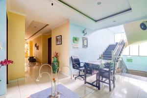 Posezení v ubytování Hotel O Tebet Near Tebet Station Formerly Sabda Guest House