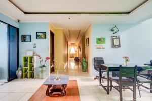 Posezení v ubytování Hotel O Tebet Near Tebet Station Formerly Sabda Guest House