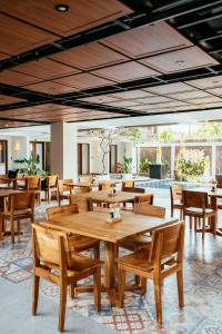 Restaurace v ubytování Nadi Hotel Legian