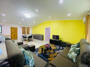 Posezení v ubytování Whole 3BR Home, Yours Alone