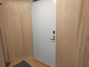 Gambar di galeri bagi Quiet Private room in shared home - Yksityinen rauhallinen huone kodissa- 15min To city di Helsinki