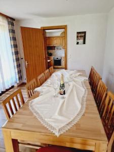Kuchyňa alebo kuchynka v ubytovaní Haus Rätikon