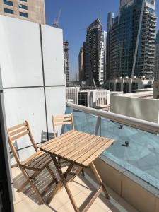 Ein Balkon oder eine Terrasse in der Unterkunft Marina Diamond