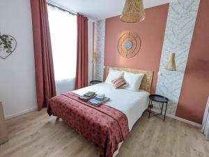 En eller flere senge i et værelse på Alsace Cozy Nest 3ppl AC, Wifi & Center