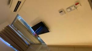 TV a/nebo společenská místnost v ubytování Hotel Vevo Puchong Malaysia