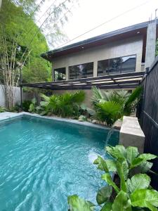 Kolam renang di atau dekat dengan Mateo's Hideaway