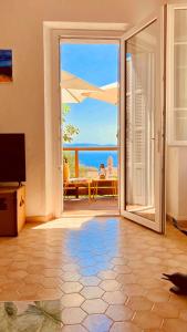 Foto dalla galleria di Solacargese Appartement de charme Vue imprenable Méditerranée a Cargèse