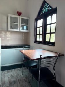 Kuchyň nebo kuchyňský kout v ubytování Home Living Unit