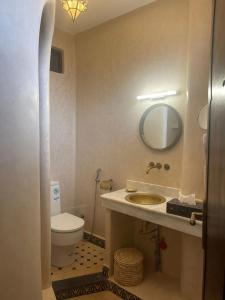 Maison confortable avec vue sur Oujda - 70 m²_222的一间浴室
