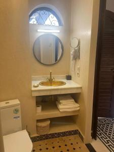 Maison confortable avec vue sur Oujda - 70 m²_222的一间浴室