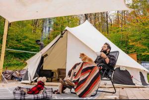 Majutusasutuse Piebald Mountain Pet Friendly Tents, Petersburg, New York külastajad