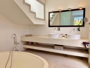 Ένα μπάνιο στο Villa Stella Bianca +38 φωτογραφίες