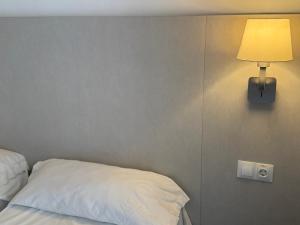 Postel nebo postele na pokoji v ubytování Hotel Bed and Breakfast Benidorm