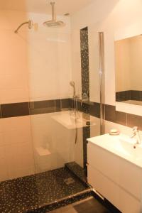 Ένα μπάνιο στο T2 - 4 Couchages - Hyper Centre Cannes