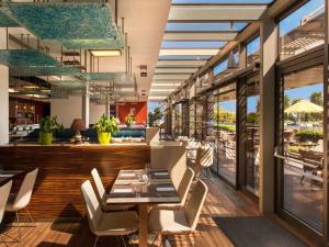 Um restaurante ou outro lugar para comer em Ibis Istanbul Zeytinburnu