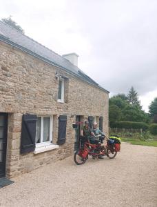Fotografia z galérie ubytovania Le Tigîte B&B, Suite autonome avec entrée indépendante, petit-déj et linge fourni, pour 1 à 4p -Queen size et canapé lit double- v destinácii Allaire