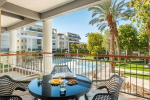 Balkón nebo terasa v ubytování Royal Park Apartments Resort by Sea N Rent