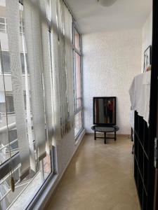 Televisyen dan/atau pusat hiburan di Vollga seaview apartment