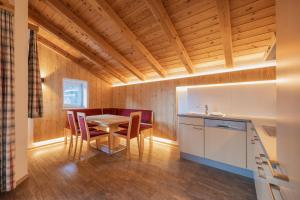 Η κουζίνα ή μικρή κουζίνα στο Ferienlodge Alpenkönigin - Apartments Stubaital