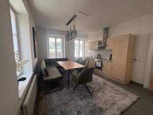 Η κουζίνα ή μικρή κουζίνα στο Zentrale Altbauwohnung