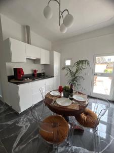 Kuchyň nebo kuchyňský kout v ubytování REALE B&b EMPOLI
