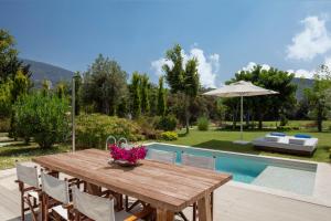 A piscina localizada em Susona Bodrum, LXR Hotels & Resorts ou nos arredores