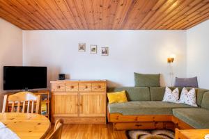 TV a/nebo společenská místnost v ubytování Rathäusle