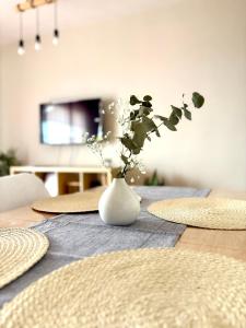 TV a/nebo společenská místnost v ubytování Ático Sea Views - 2 bedrooms